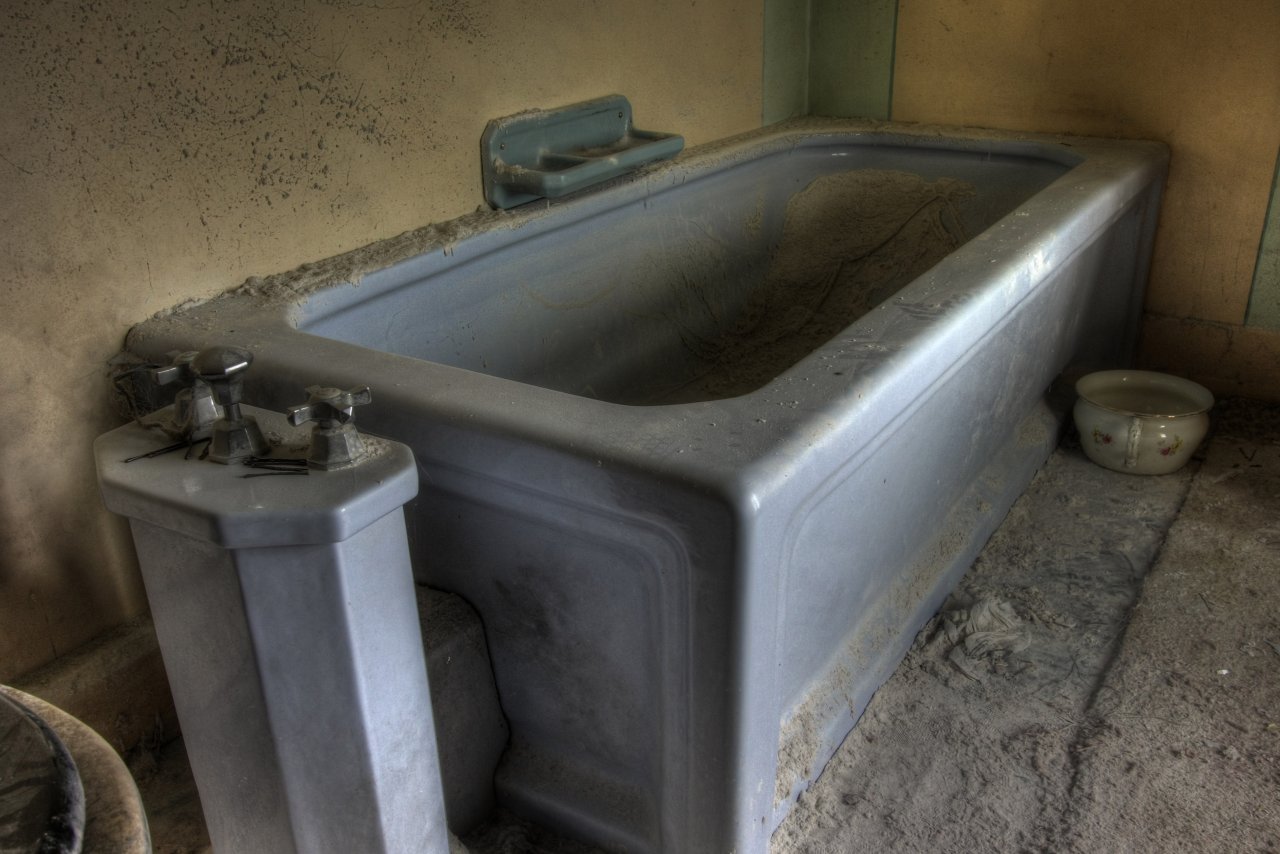 IMG_8810_1_2_tonemapped copy.jpg