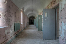 IMG_1142_3_4_tonemapped copy.jpg